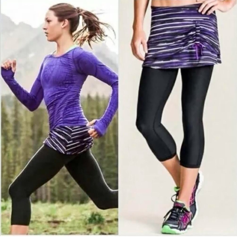 Athleta Skirted Capri Leggings Black Night Stripe purple white Print Sz S